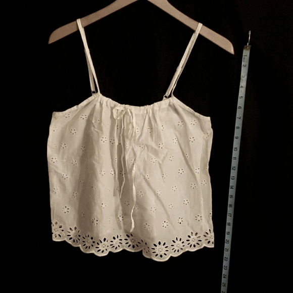 NWOT - White Summery Fresh Top - Picture 2 of 5